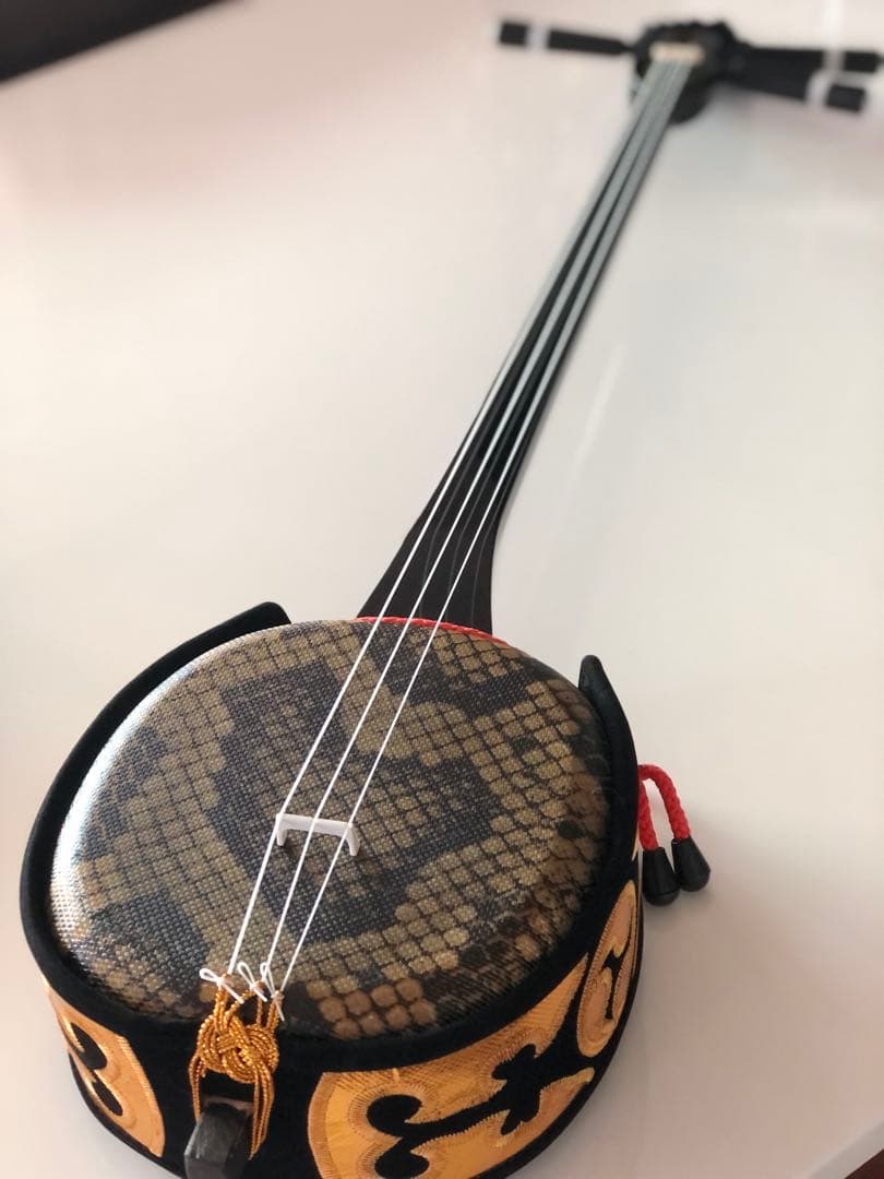 お値下げしました！新品　チューナー付きミニ三線