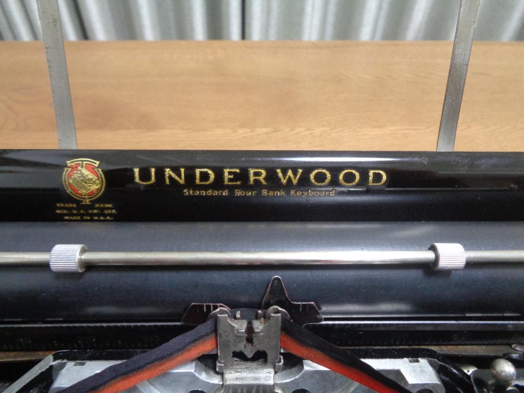 実働品　UNDERWOOD FOUR BANK タイプライター　ヴァイオレット