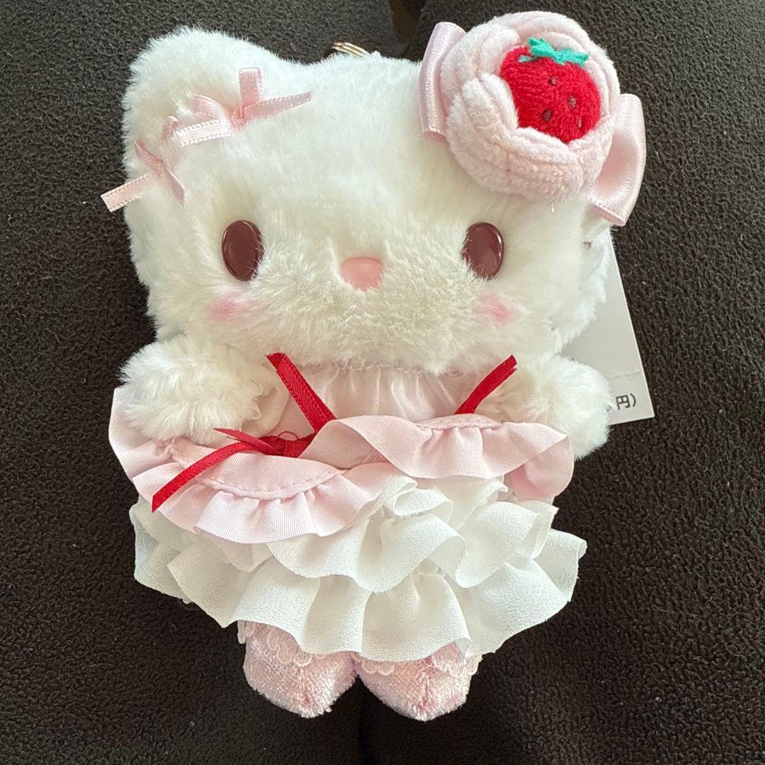 サンリオ いちごホイップケーキ ハローキティ ぬいぐるみ マスコット