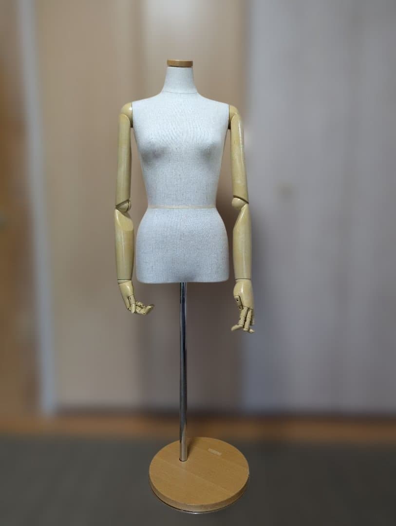 シンプルな布製マネキン