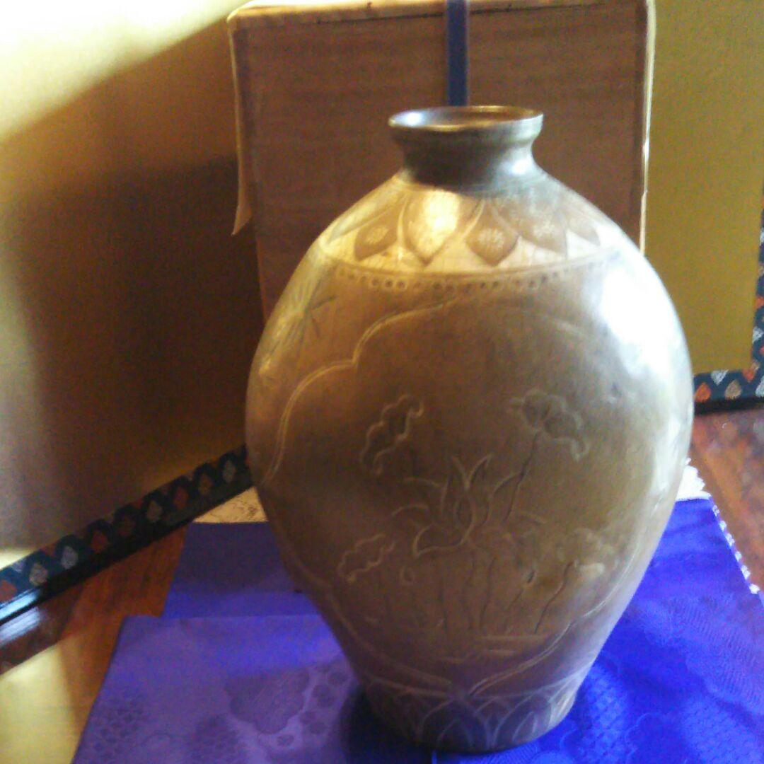 高麗像巌花器箱付き