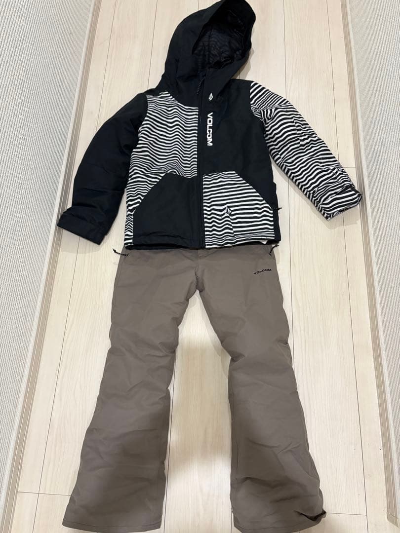 VOLCOM 子ども用スノーボードウェア Sサイズ
