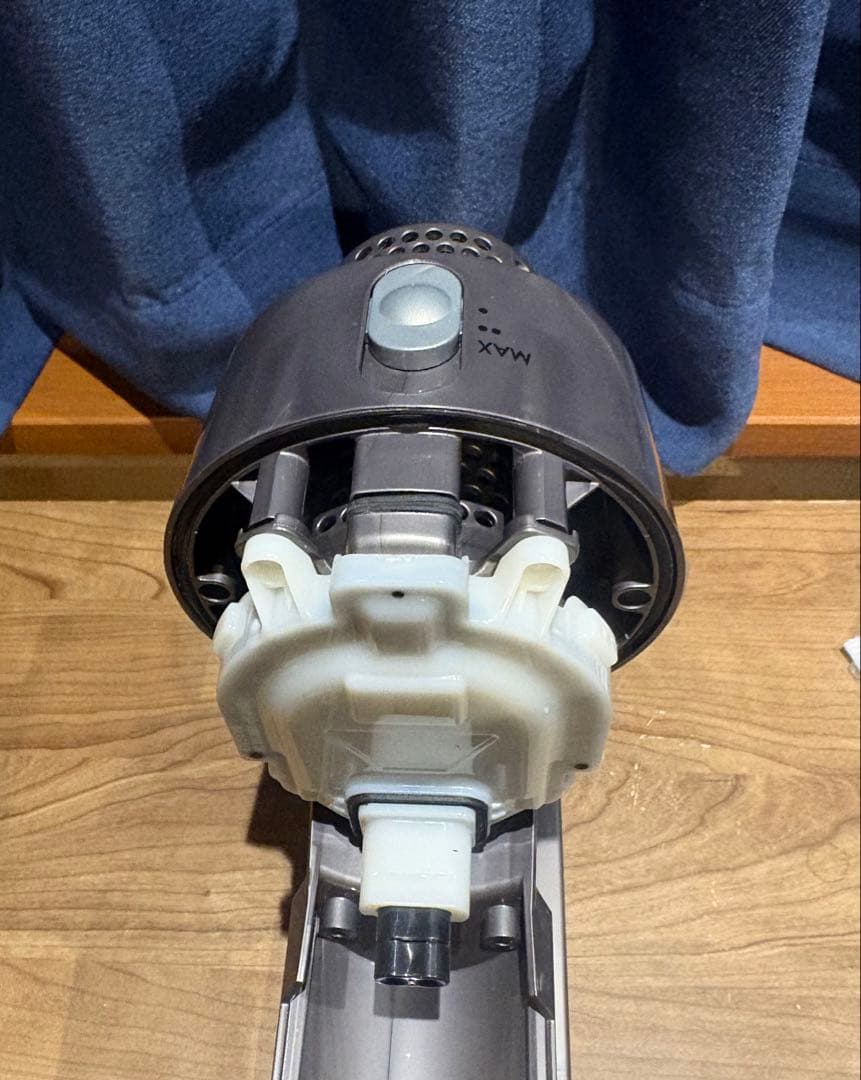 アタッチメント多数付属！細部まで洗浄済！#Dyson #V10 ハンドクリーナー