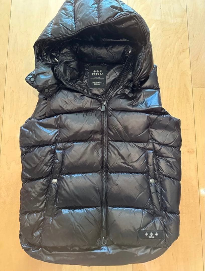 TATRAS フード付き ブラック　ダウンベスト　サイズ1 (xs〜s)