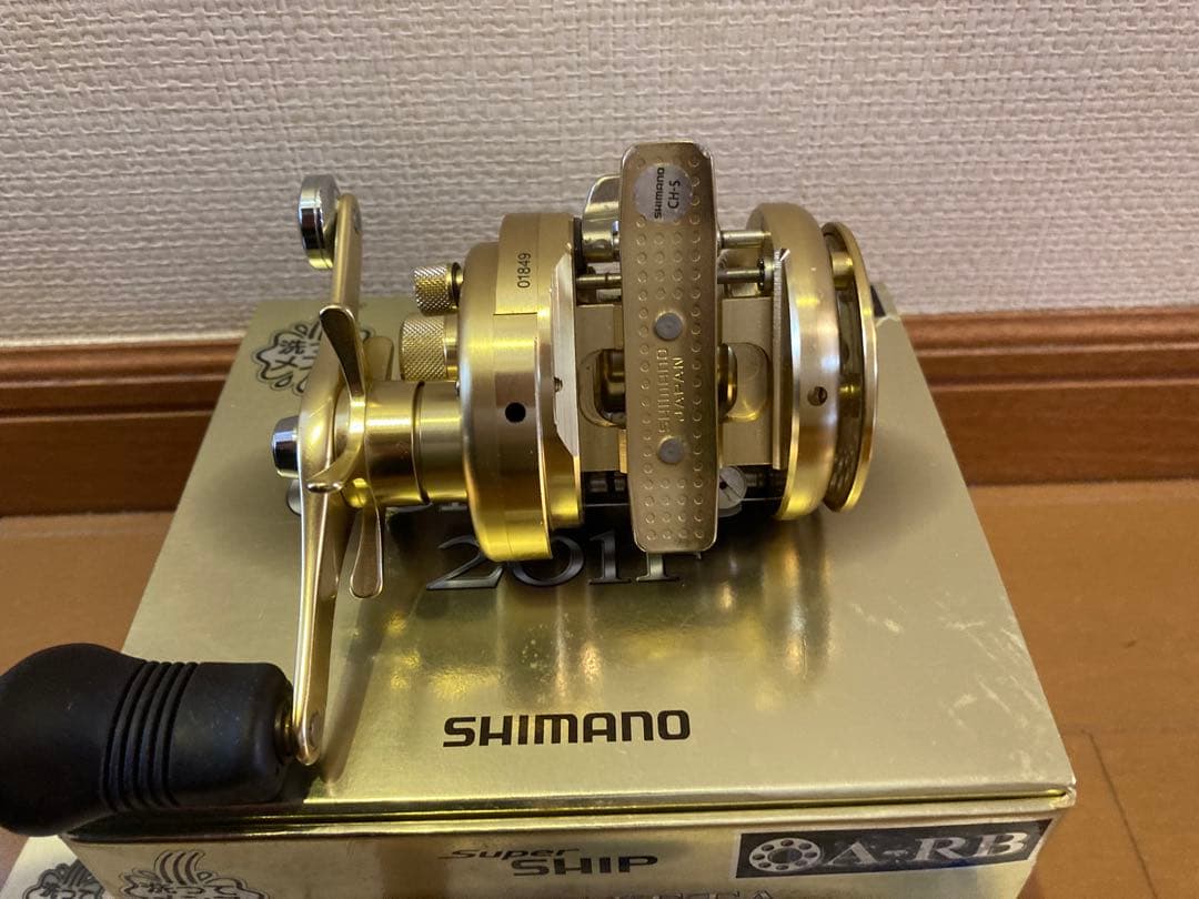 シマノ　04カルカッタコンクエスト201F