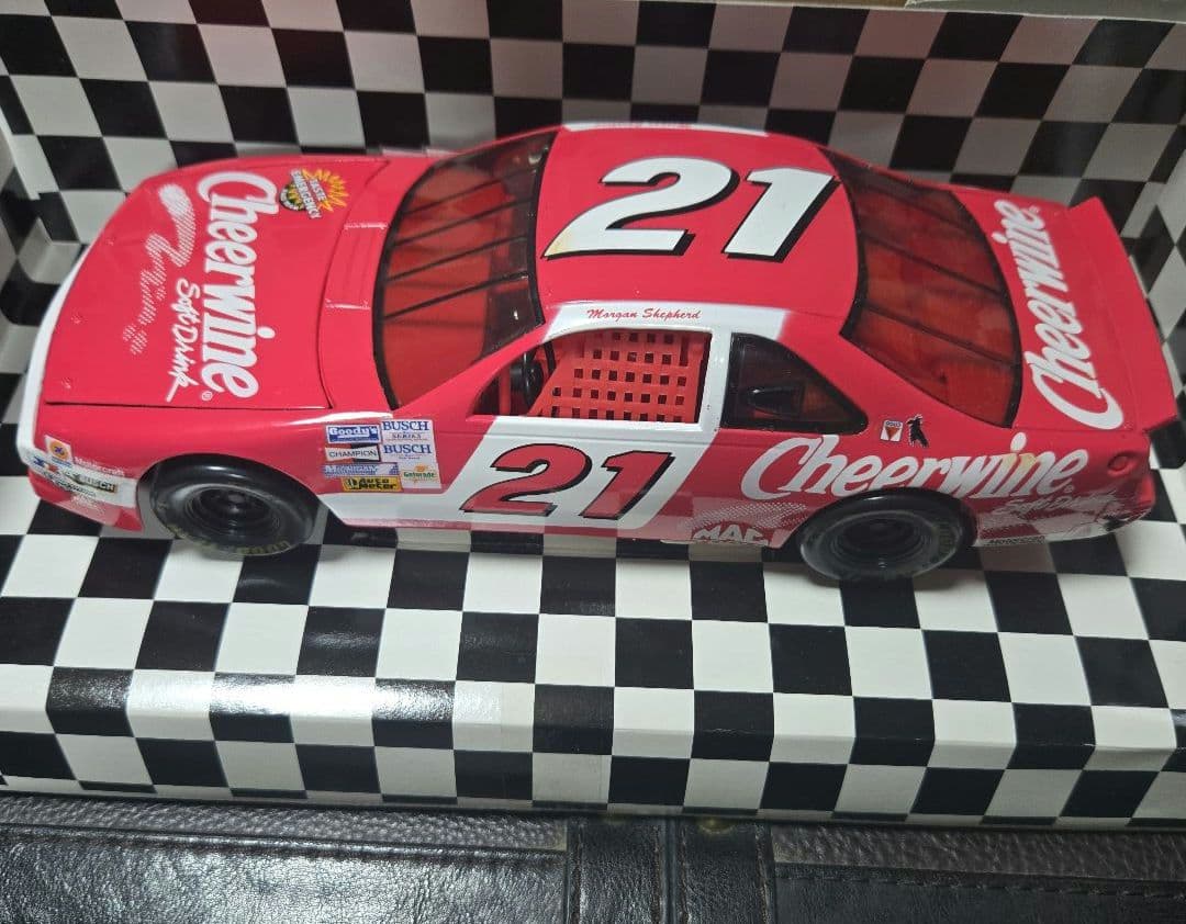 アメリカンマッスル NASCA RERTL 1/18スケール