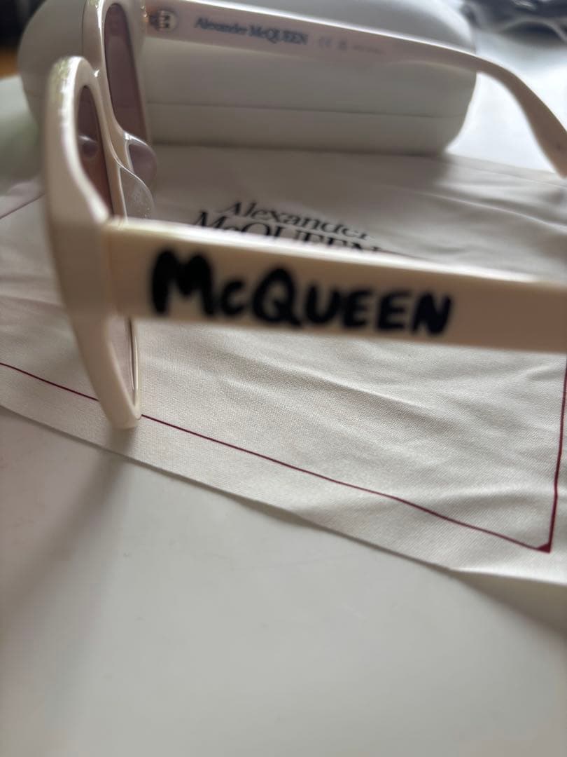 ( 【あまね】Alexander McQueen ラウンド型サングラス