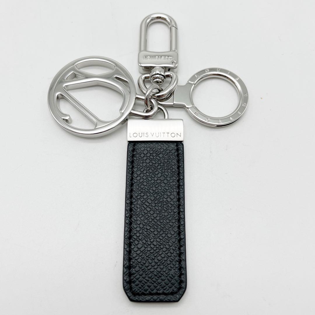 ルイヴィトン ポルトクレ クラブ タイガ グラシエ キーホルダー LVクラブ