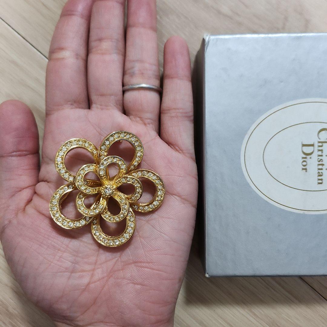 Christian Dior 花形ブローチ　ヴィンテージ