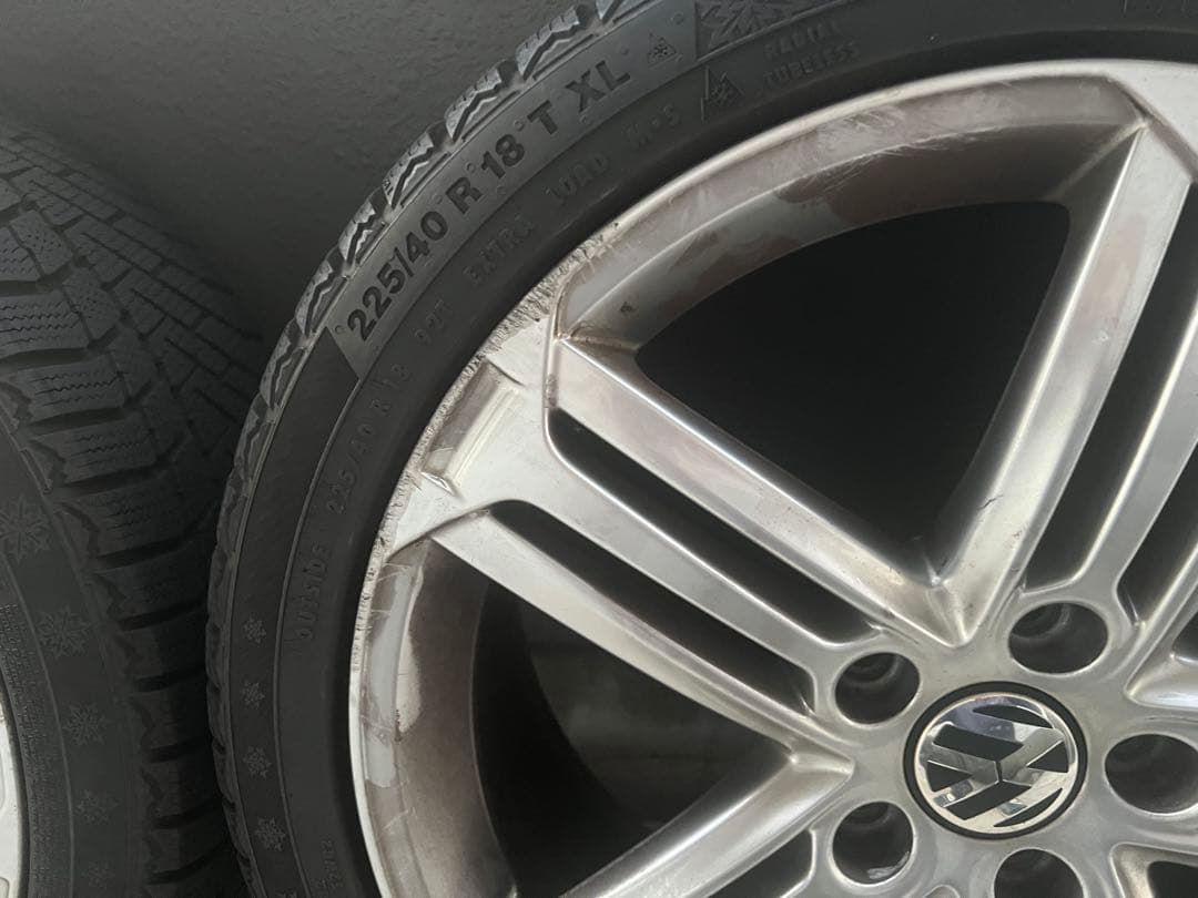 Volkswagen 225/40 R18 ホイールスタッドレスセット(2/4)