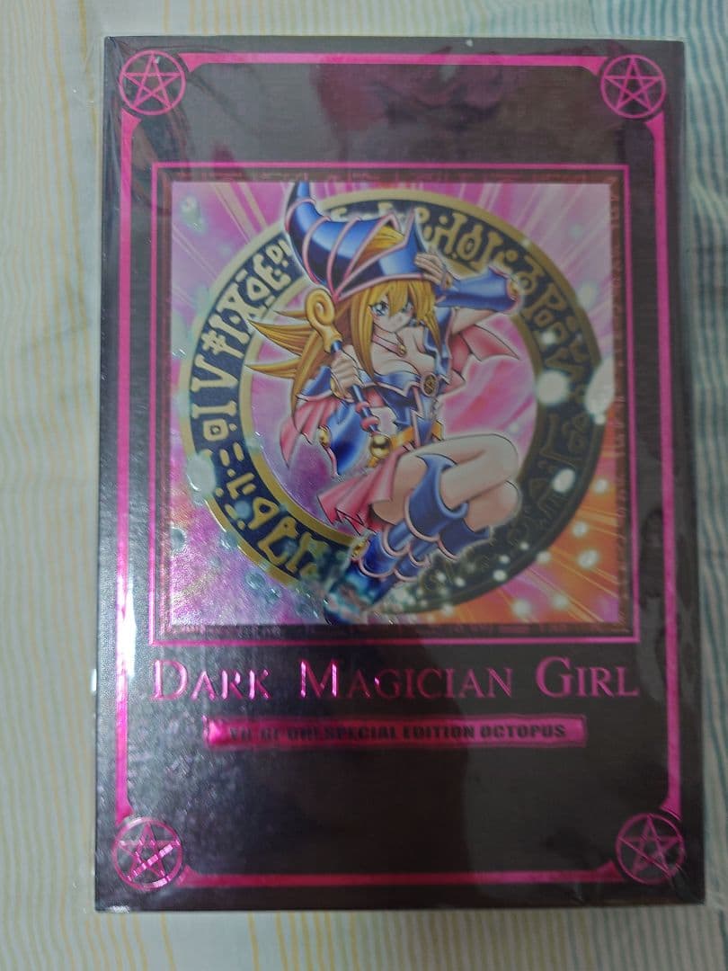 遊戯王　ブラック・マジシャン・ガール　ICカード　アクリルスタンド　香港限定販売