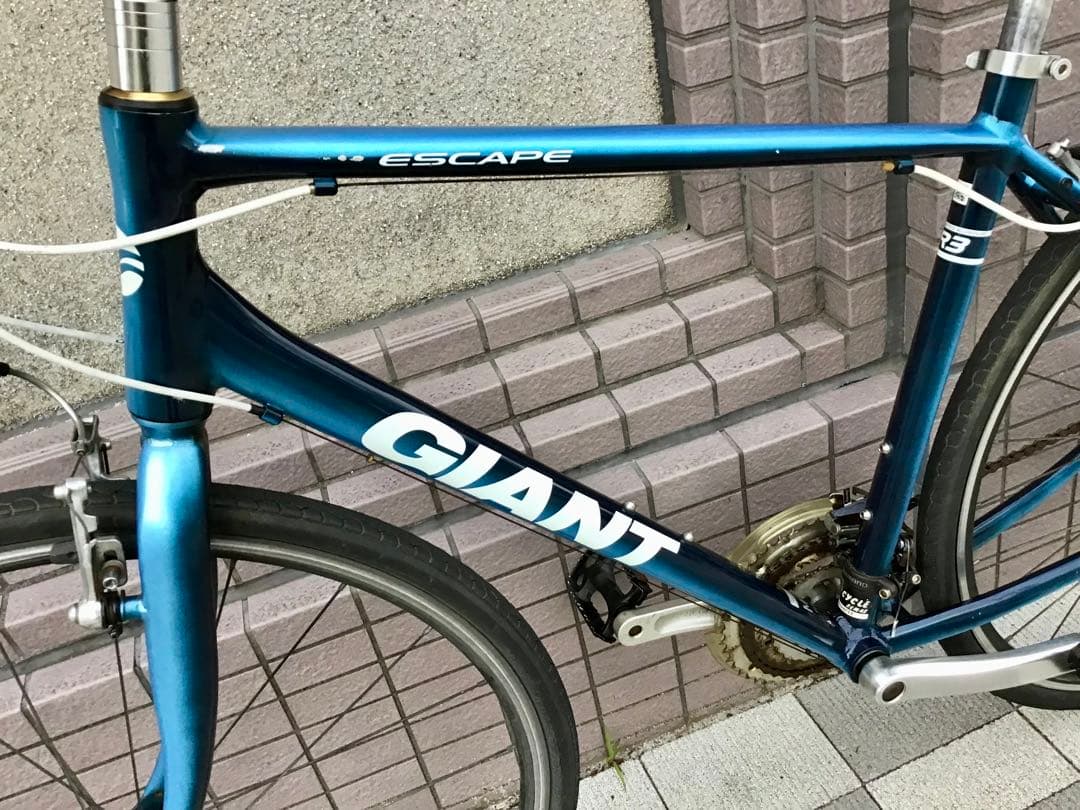 GIANT エスケープ クロスバイク ESCAPE R3 M 24段　東京