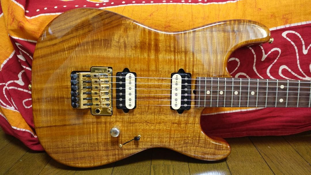 ギター Suhr Standard Custom Flamed Koa Top
