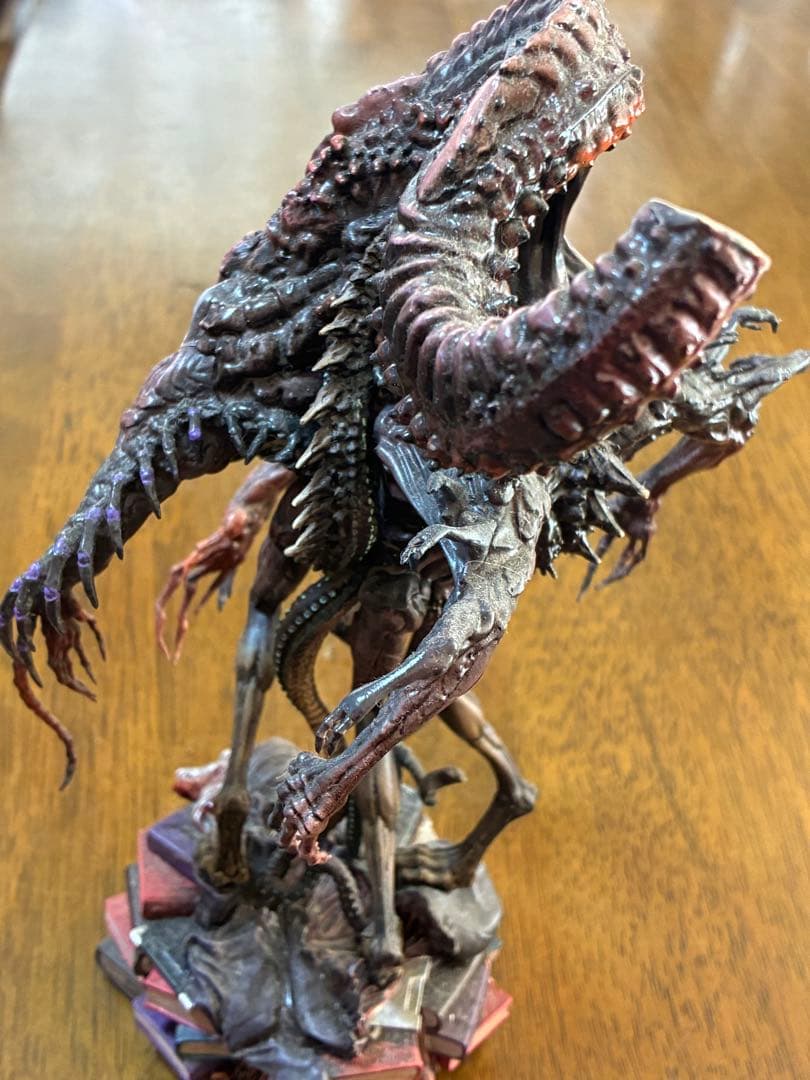 フィギュア　這い寄る混沌 ニャルラトホテプ スタチュー