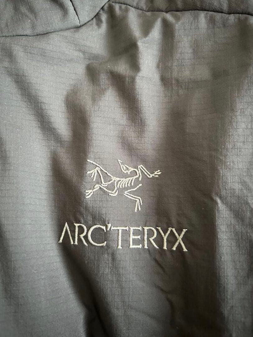 ARC'TERYX Atom AR hoodie ブラック