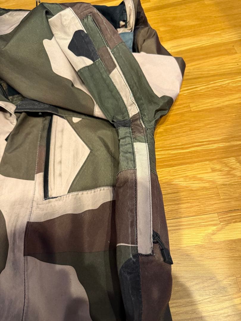 ボルコム GORE-TEX迷彩アウター XS