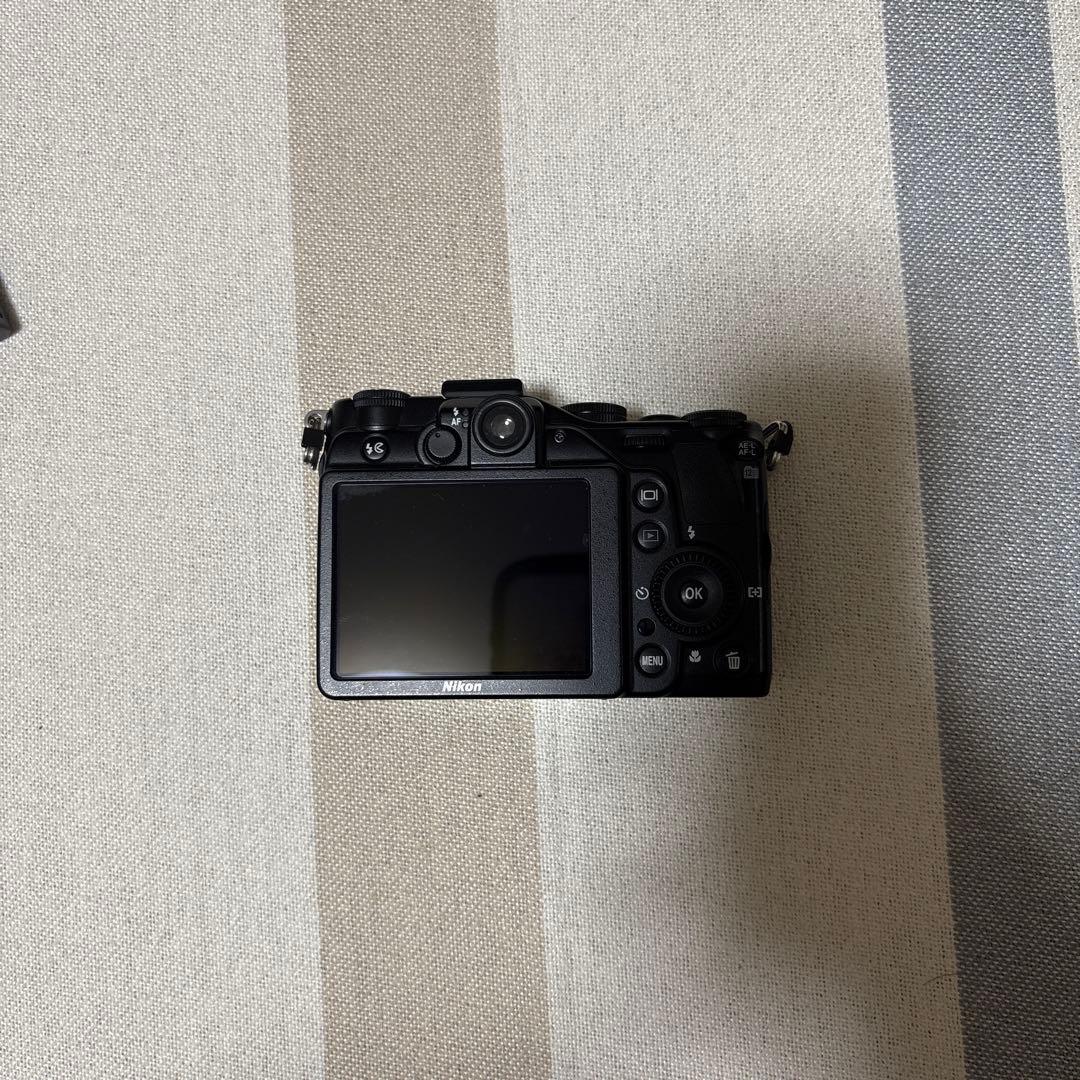 Nikon coolpix P7000 本体と付属品