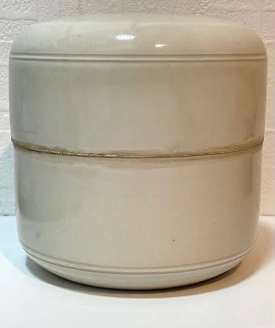 中国 骨董品 宋時代 尚食局 定窯白磁 剔刻 龍紋盒。