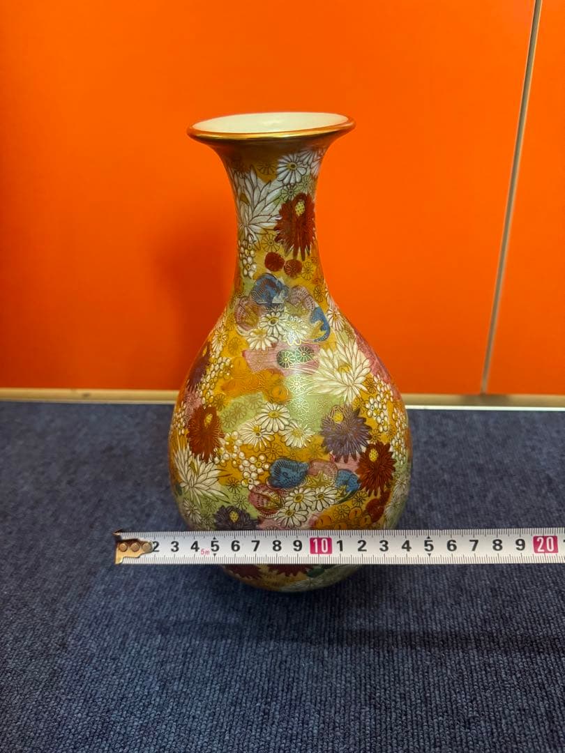 1567 九谷焼　金彩色絵　百花繚乱紋花瓶　花詰 　置物