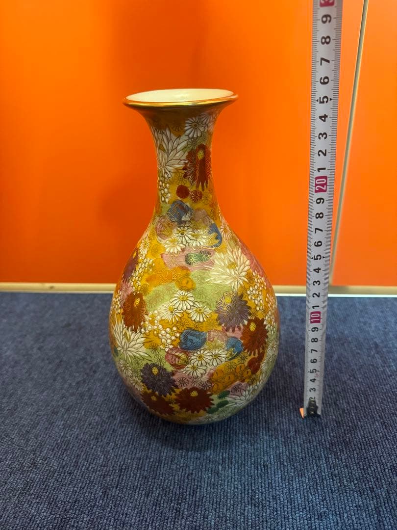 1567 九谷焼　金彩色絵　百花繚乱紋花瓶　花詰 　置物