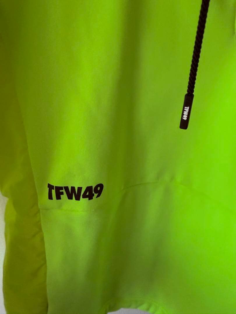TFW49 フード付きトレーナー 蛍光イエロー