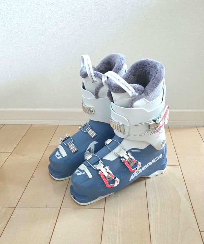 美品破損無【NORDICA】スキーブーツ 24.5 ブーツクリーニング済バッグ付