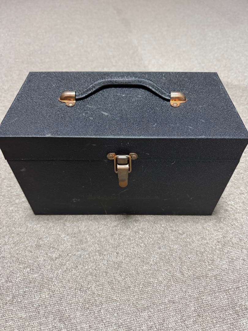 ブライトリバー　タンク　タックルボックス