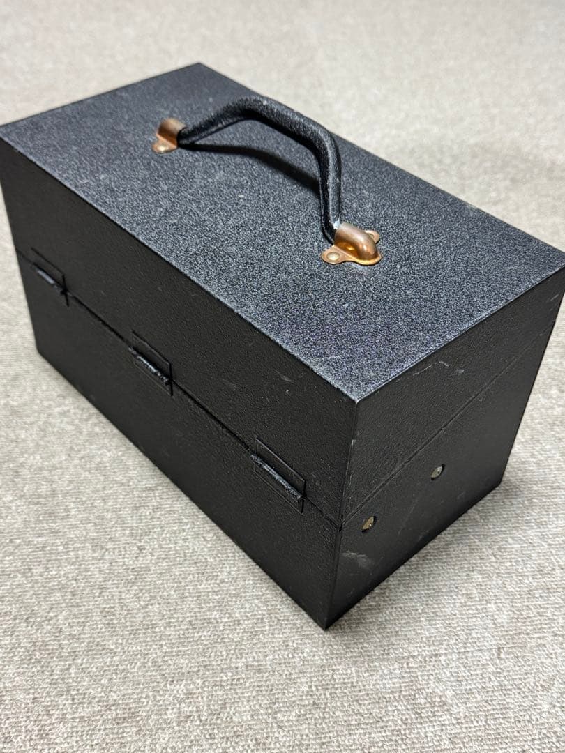 ブライトリバー　タンク　タックルボックス