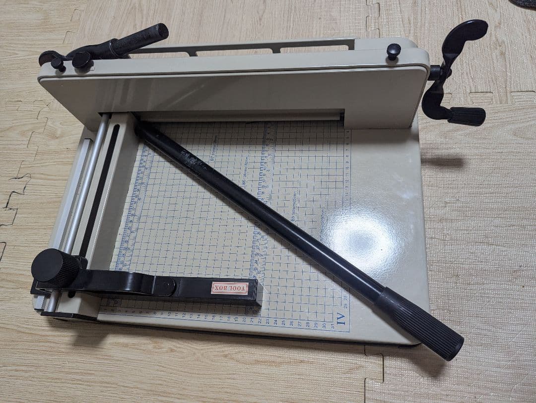 大型　裁断機 A4サイズ DS-858A4 事務用品 ペーパーカッター