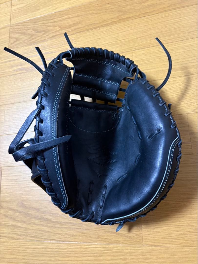 硬式野球グローブ 黒 レザー製