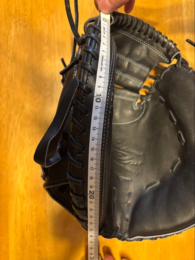 硬式野球グローブ 黒 レザー製