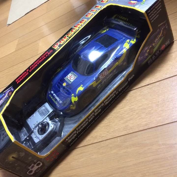 ラジコン、ショップ内にて