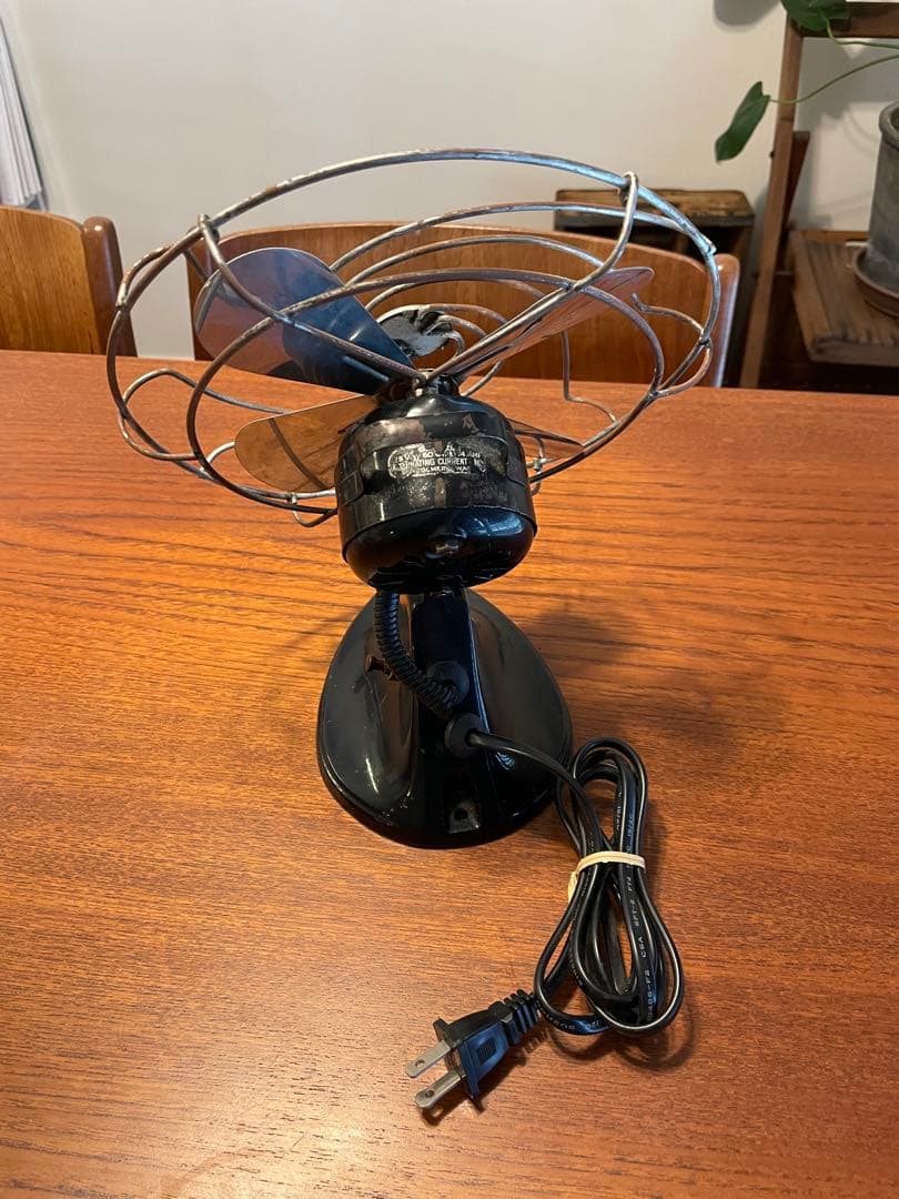 ヴィンテージ 卓上扇風機 3枚羽根 黒