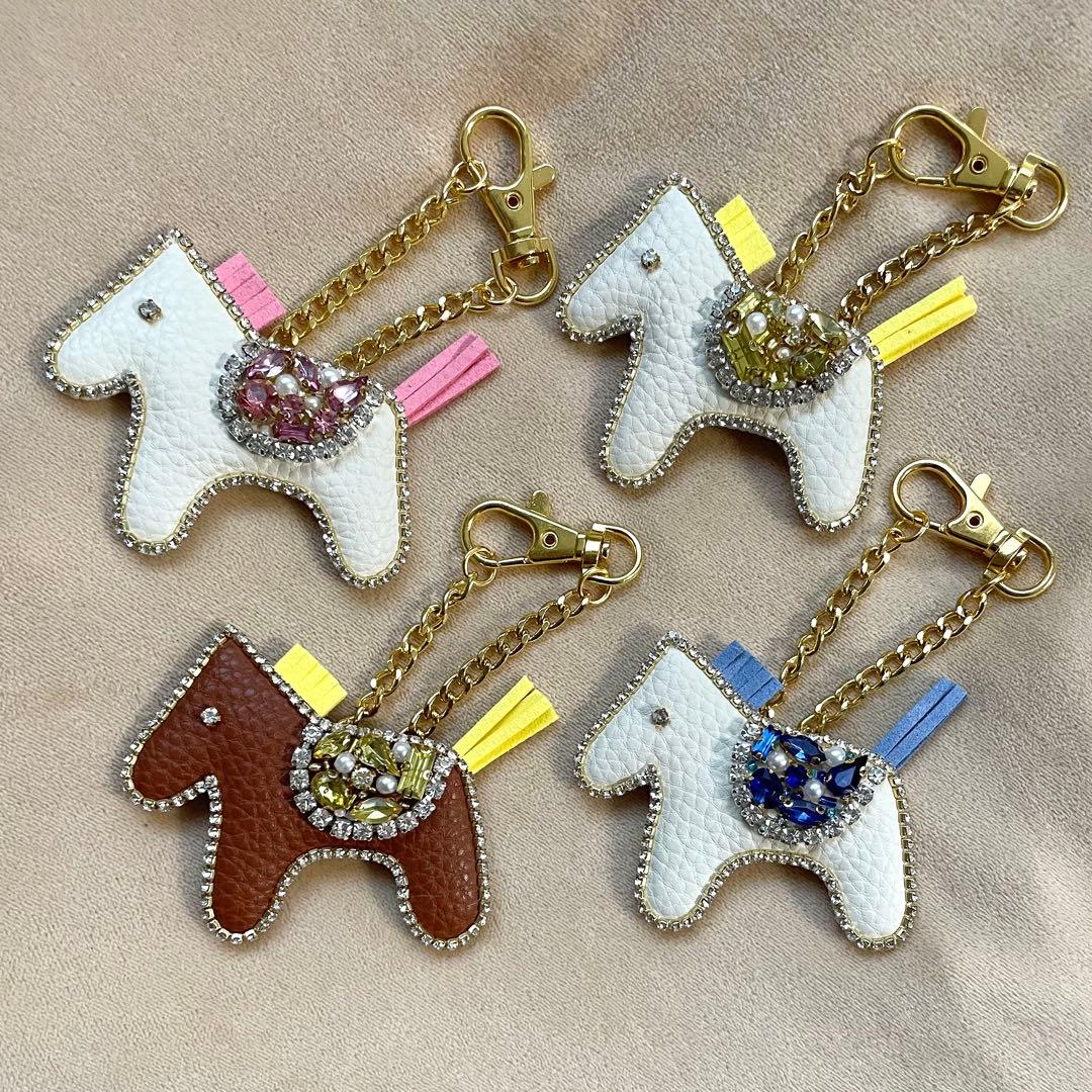 馬　ビーズ刺繍ブローチ　ブローチ　バッグチャーム　2way ポニー　ロデオ