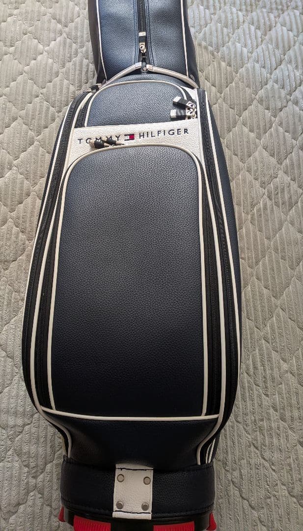 トミーヒルフィガー キャディバック ネイビー／レッド／ホワイト