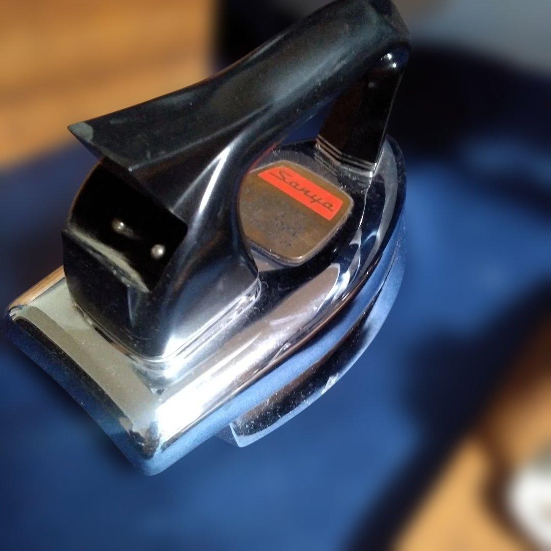 昭和レトロ　アンティーク品 SANYO アイロン 300W 木箱付き