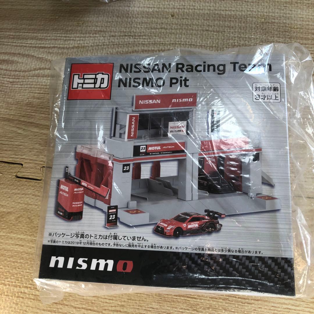 トミカ　NISMO Racing Team NISMO Pit