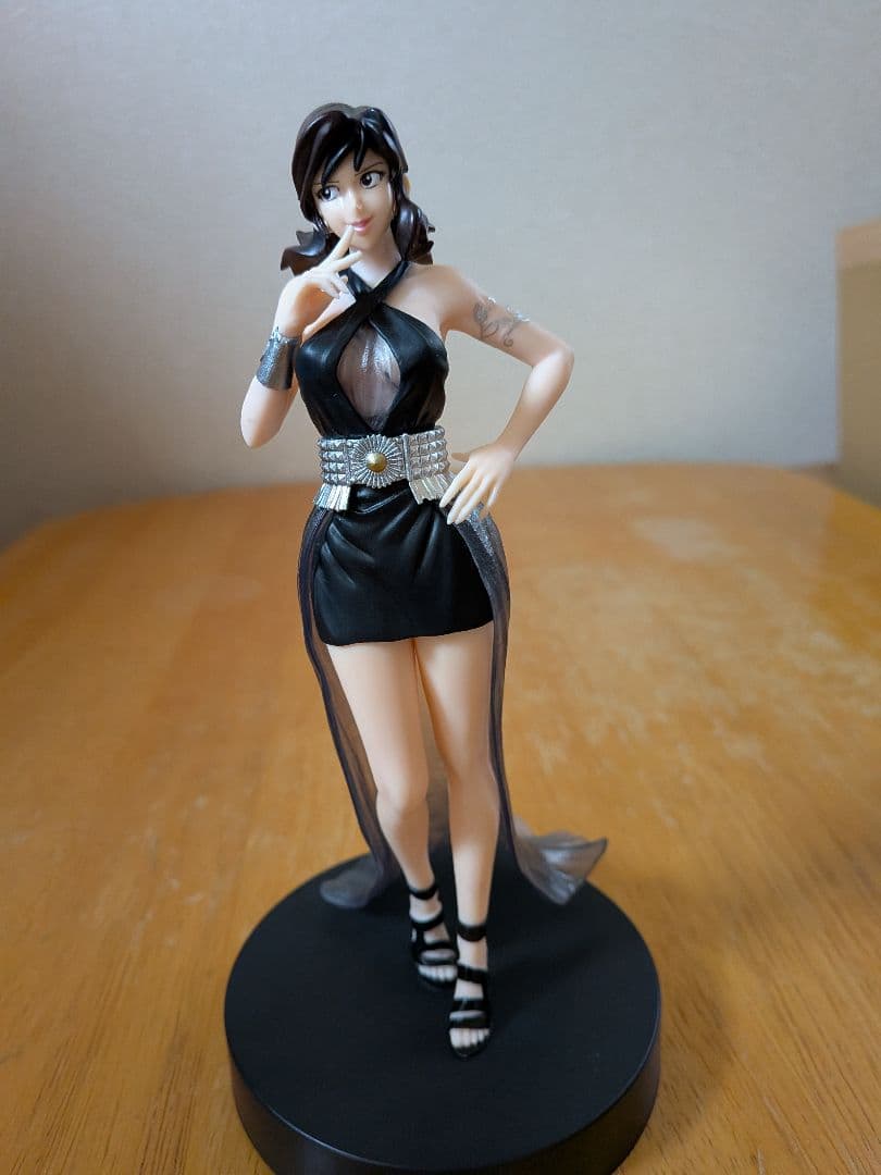 峰不二子 フィギュア　黒ドレスver