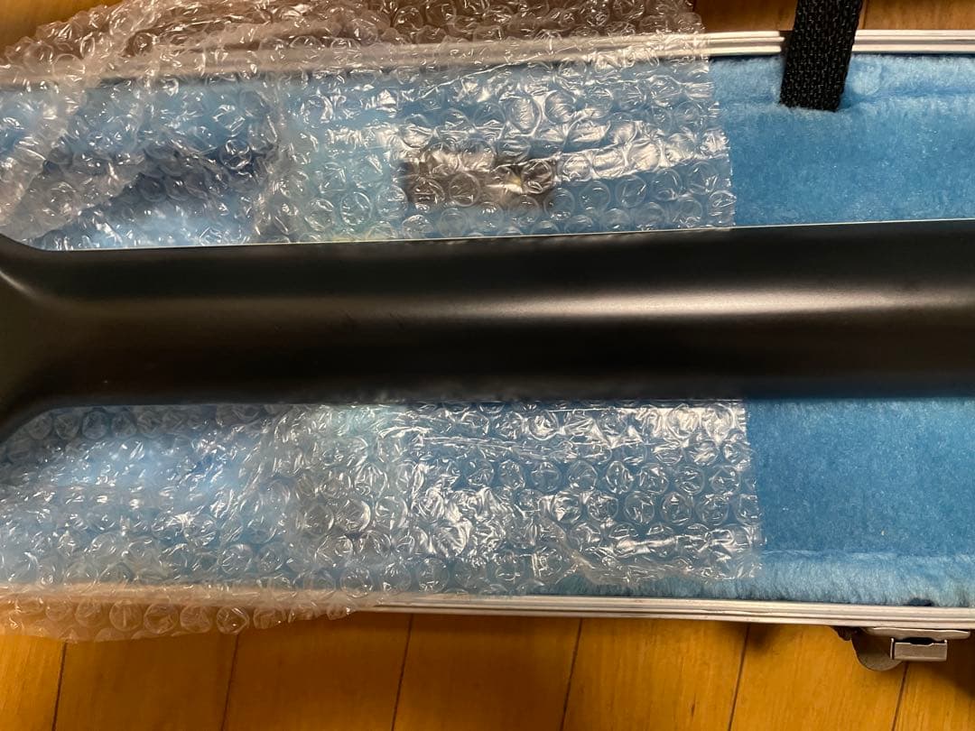 ovation12弦アコースティックギター ブラック。美品、ハードケース付き。