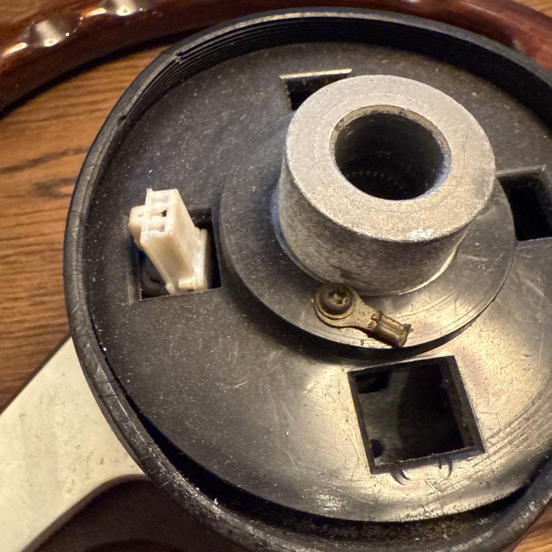 momo ステアリングホイール 木製