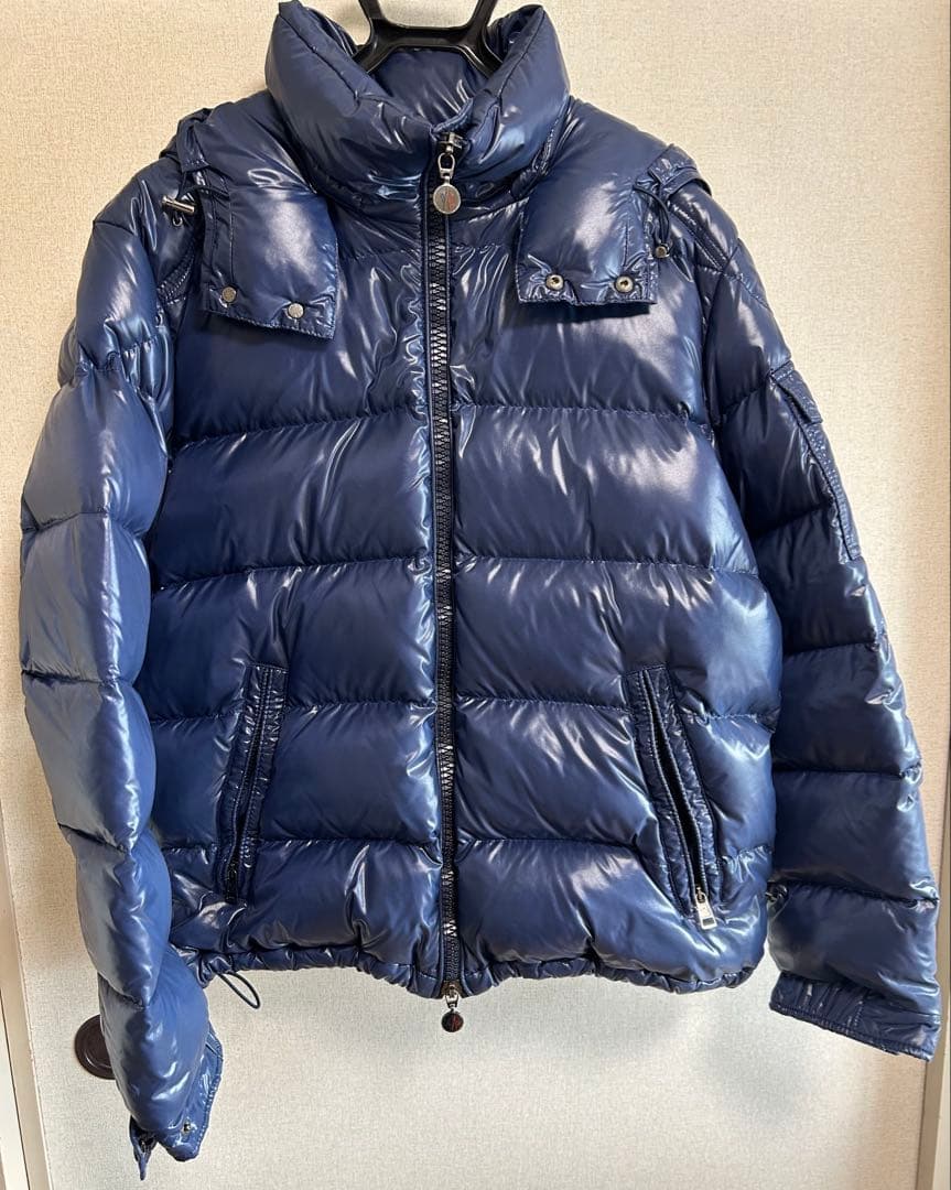 ⭐︎ スメラギ 123 ⭐︎MONCLER MAYA ネイビー　フード付き