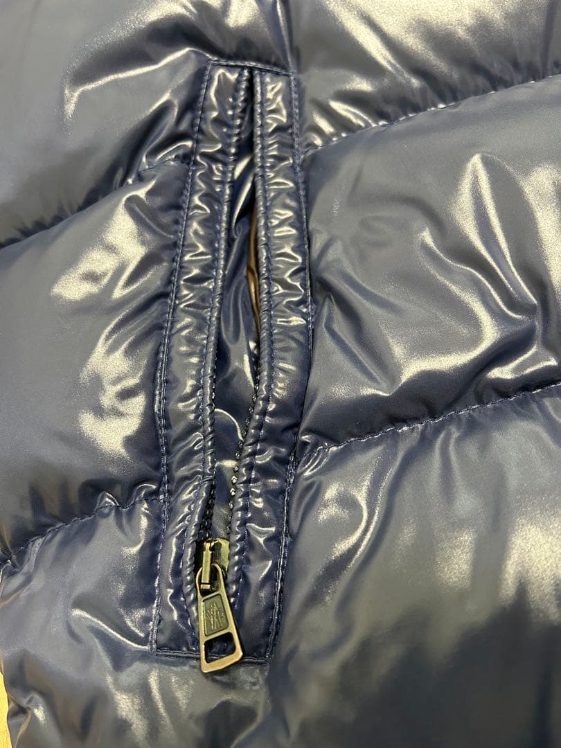 ⭐︎ スメラギ 123 ⭐︎MONCLER MAYA ネイビー　フード付き