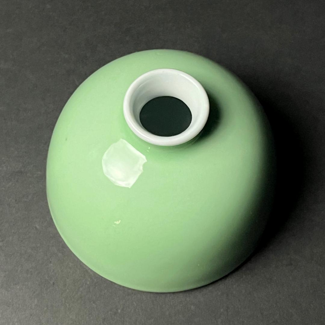 唐物 粉緑釉暗刻龍紋太白尊 大清康煕年製 款 中国美術 古玩 SN664