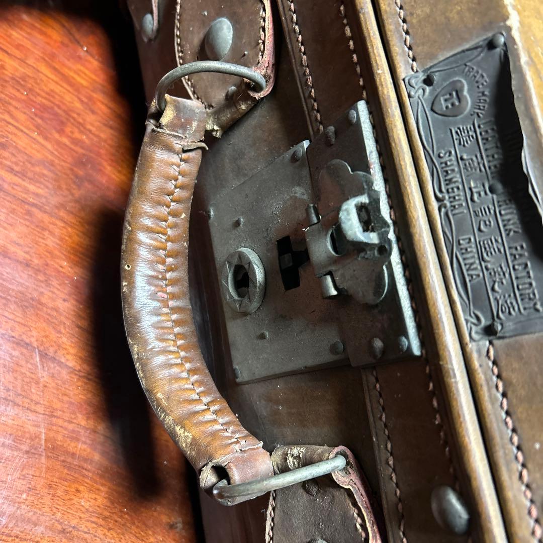 古い大きな旅行鞄　革製　アンティーク　レトロ