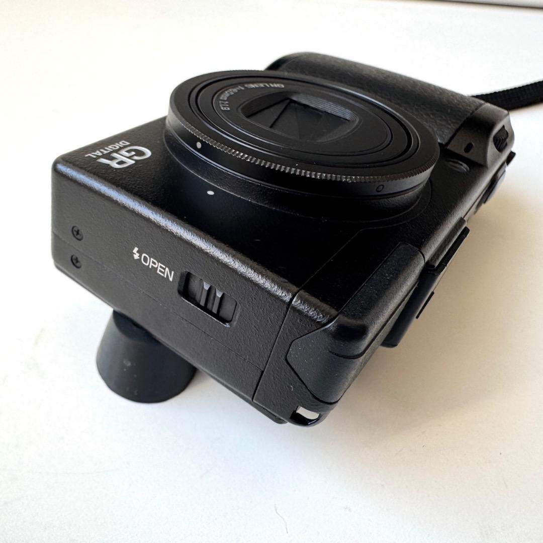 リコーRICOH GR Digital III GH-2フードアクセサリー付属