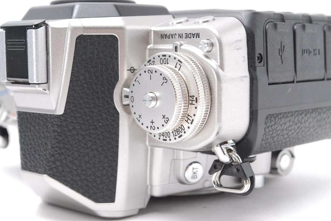 フルサイズセンサー　クラシックデザインと高画質を両立した一眼　Nikon Df