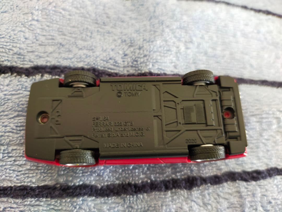 トミカリミテッドヴィンテージネオ フェラーリ 328 GTB (後期型)