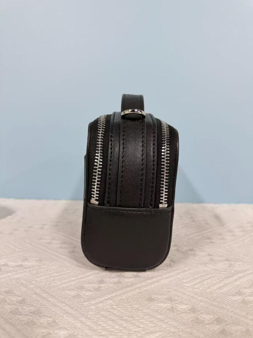 ブラックレザーショルダーバッグ~·