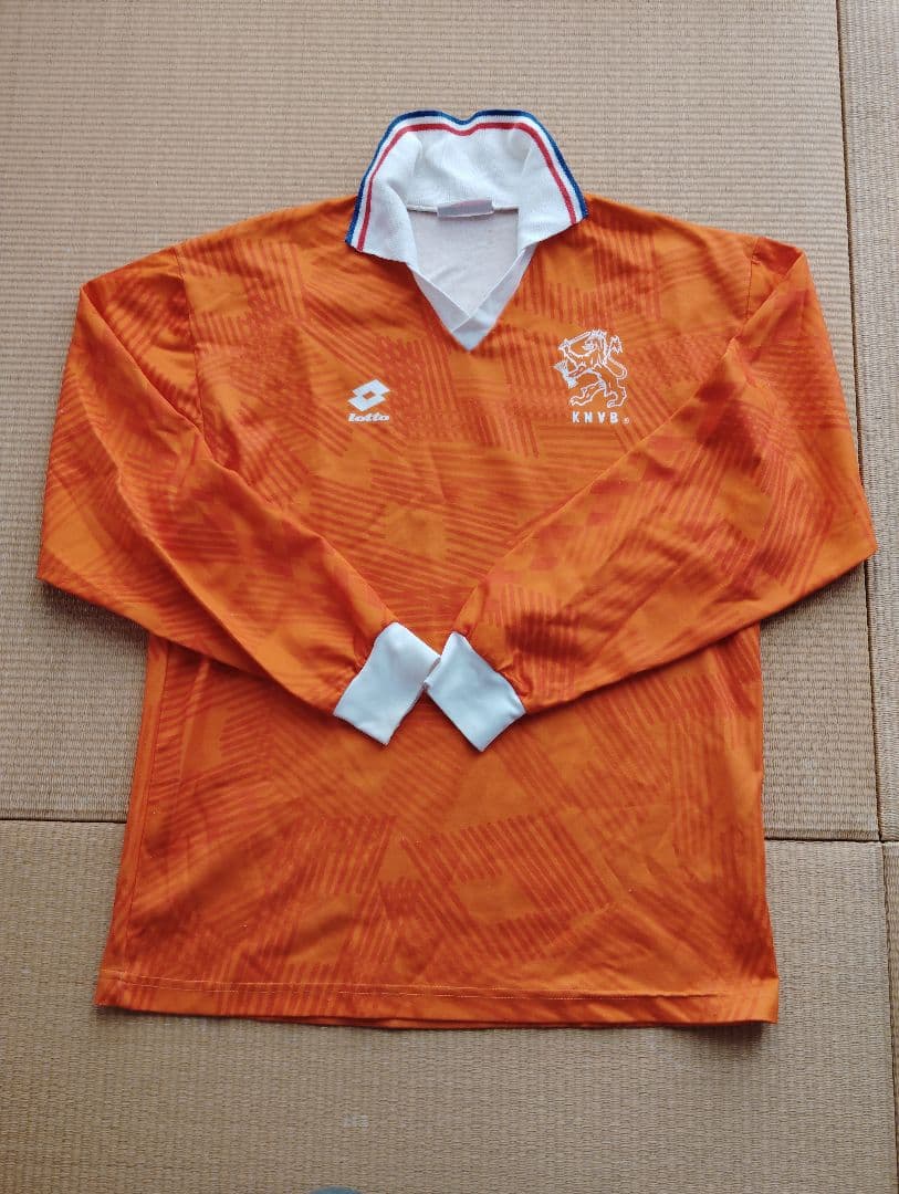 ク*ニ様 【即購入OK】オランダ代表ホーム　Lotto 長袖 サッカーウェア　イ