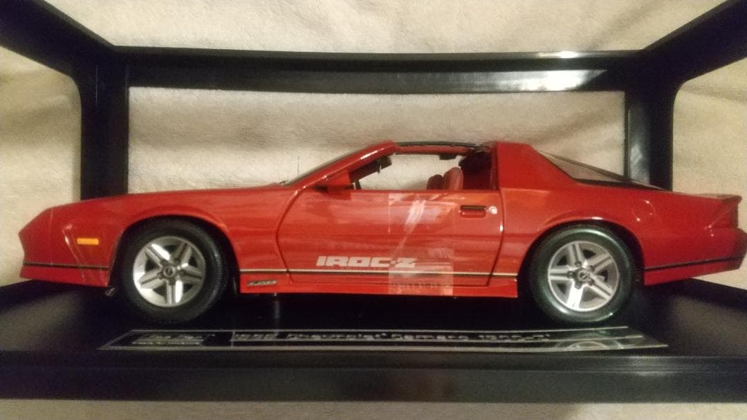 1/18 サンスター 1985 Chevrolet Camaro IROC-Z